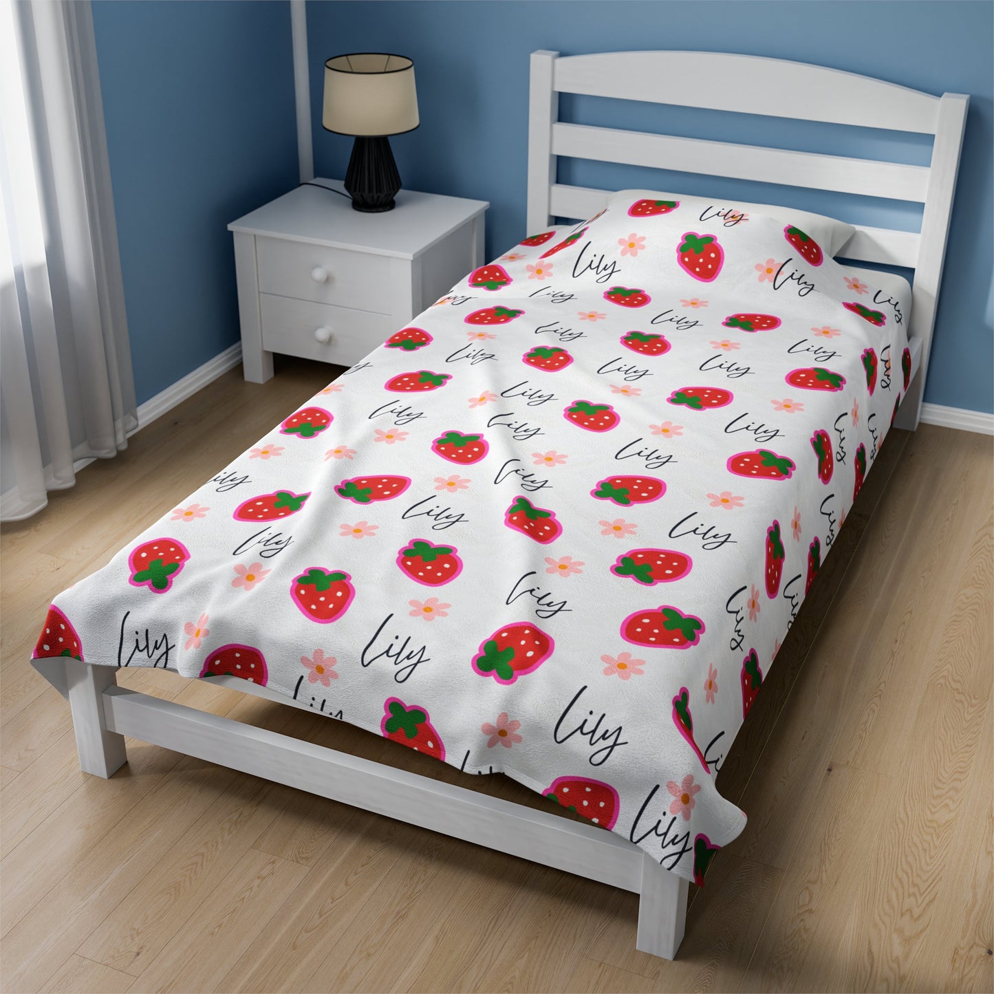 Personalized Strawberry Blanket – Custom Name Throw for Kids with Cute Berry Design & Cozy Comfort
